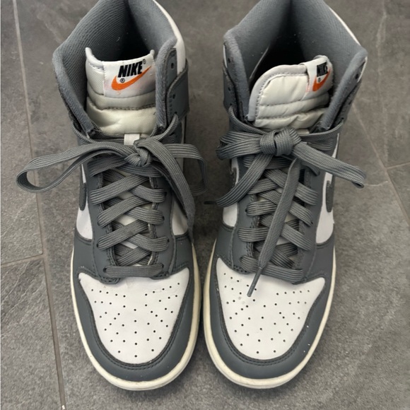 NIKE DUNK size 6.5 youth very very lightly used worn twice can fit women 7.5-8 - Picture 3 of 9